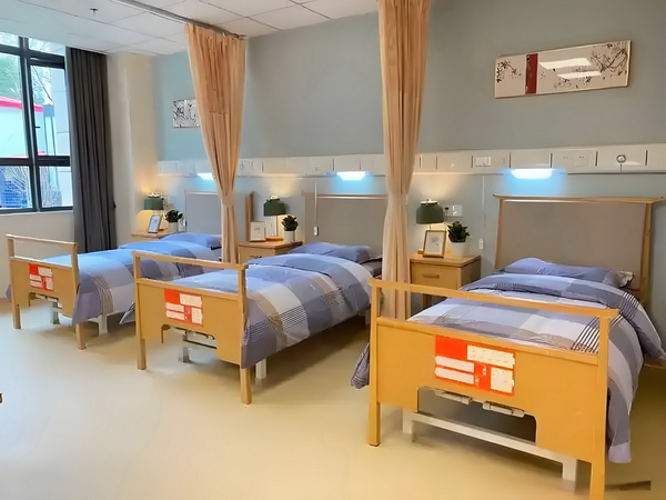 往届本科毕业生深圳落户条件_于佩尔：热爱永远不会消失 不会有人夜想在车上吃宵