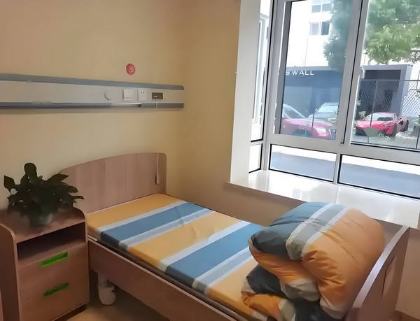 入户人才新政策_活佛王兴夫“点化”140位女信徒，全程不穿衣服，场面失控 点化140海相与大拥万里长城